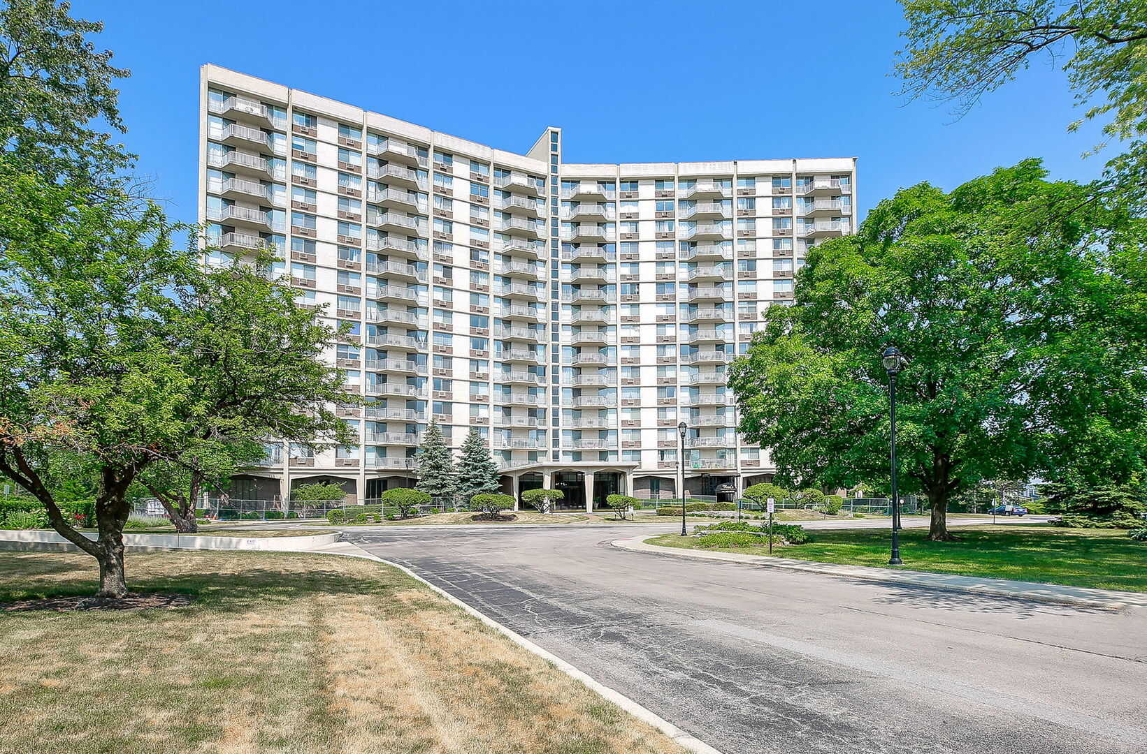 40 Tower Unit 10l ,Oak Brook, Illinois 60523