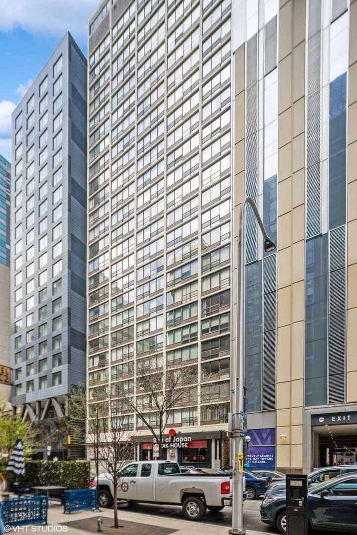 230 Ontario Unit 2302 ,Chicago, Illinois 60611