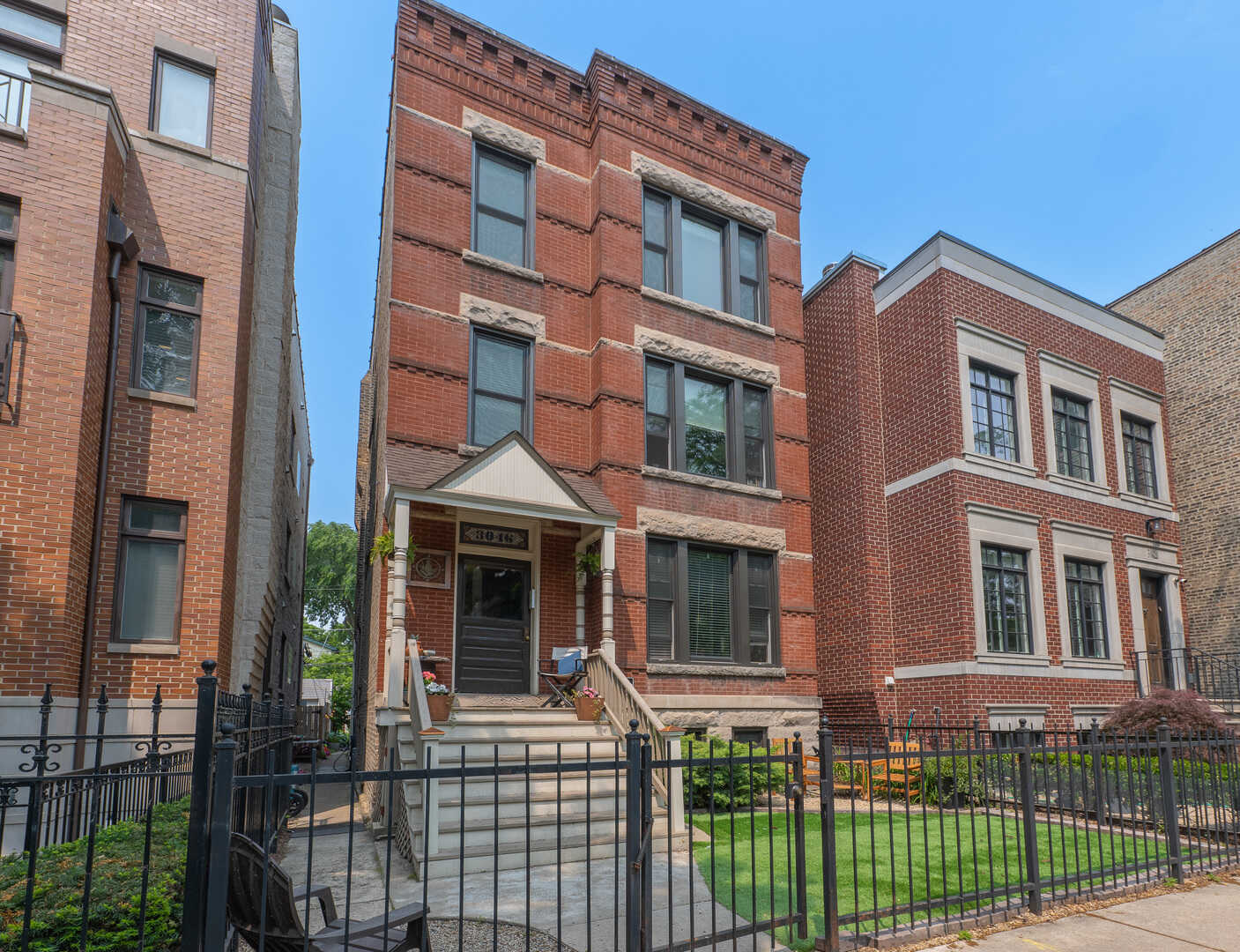 3046 Kenmore ,Chicago, Illinois 60657