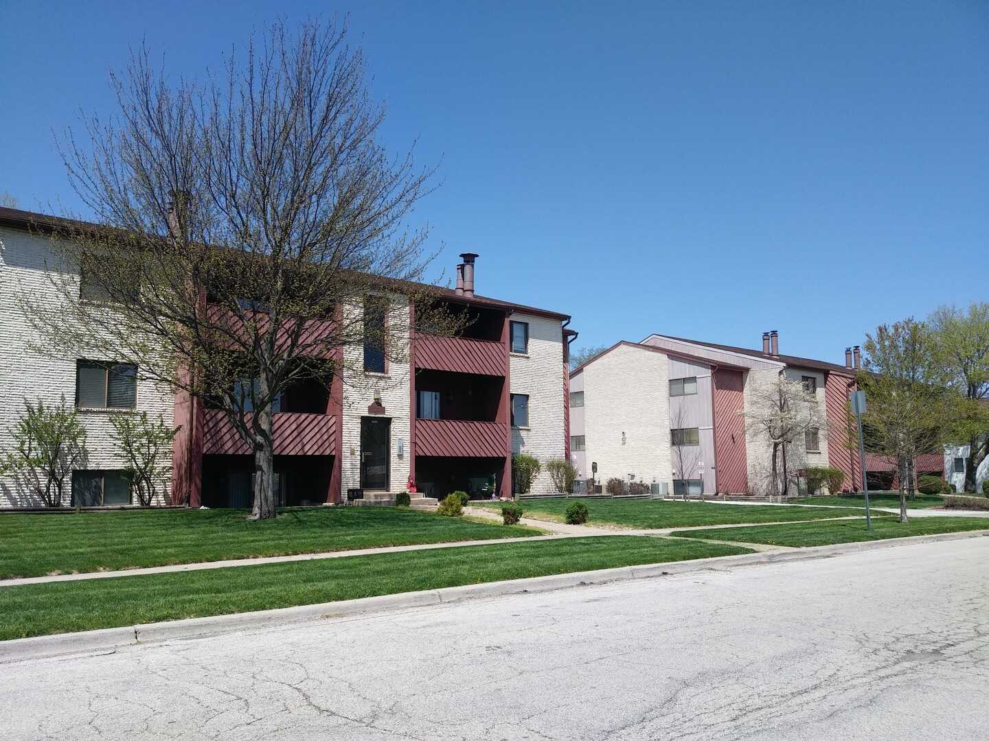 1913 Tracy Unit 2a ,Bloomington, Illinois 61704