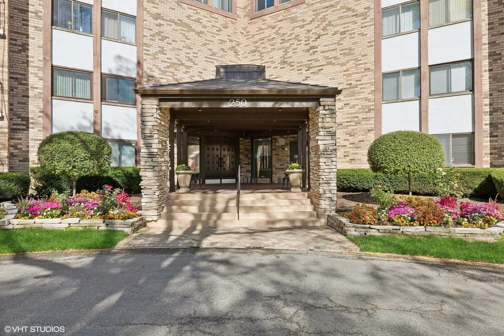 250 Parliament Unit 308 ,Mount Prospect, Illinois 60056