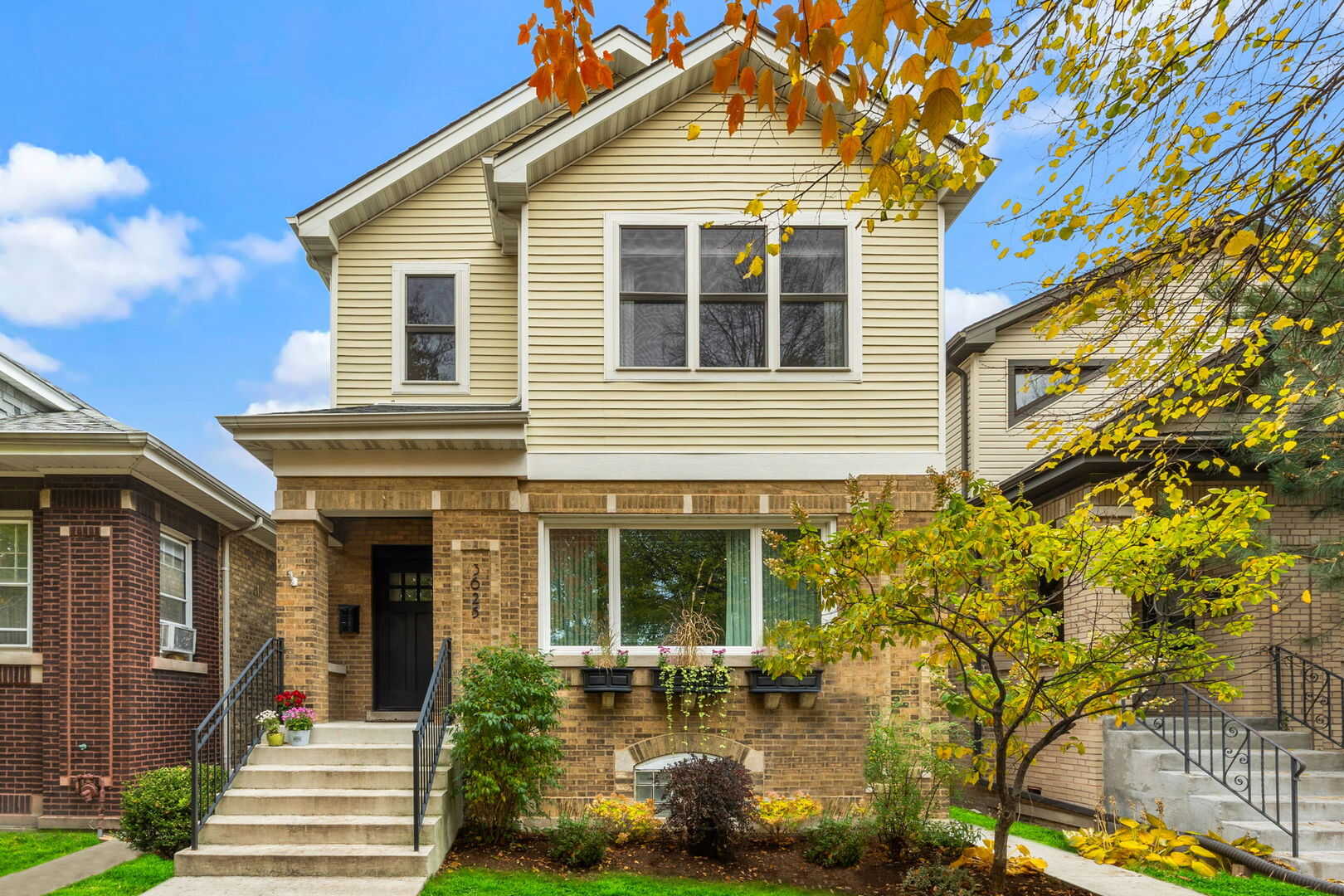 3625 Mozart ,Chicago, Illinois 60618