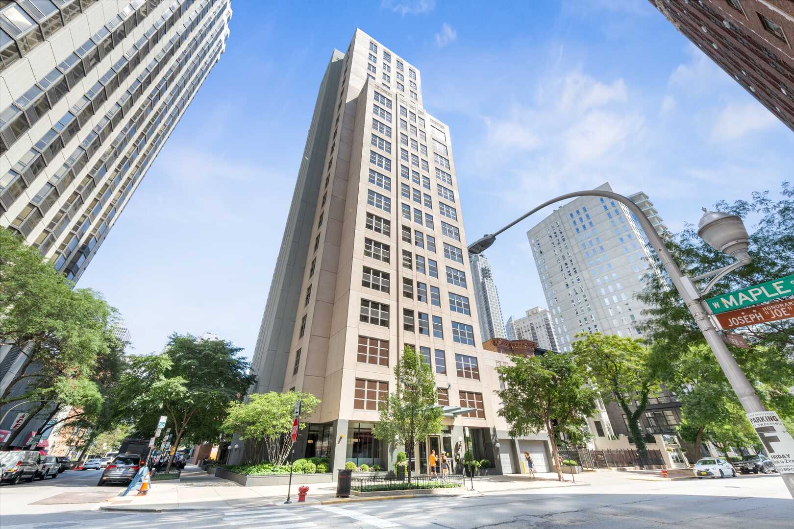 1035 Dearborn Unit 7e ,Chicago, Illinois 60610